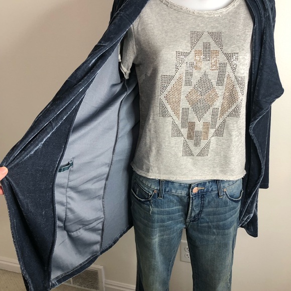 Amaryllis Midnight Blue Velvet Cardigan - Picture 7 of 12